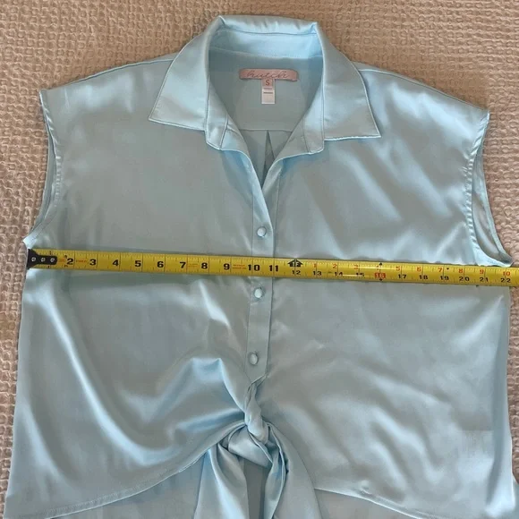 Hutch Light Blue Fringed Tie Front Cap Sleeve Button Down Blouse Size SMALL - Picture 4 of 8